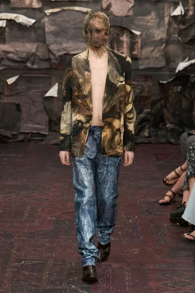 Look 24